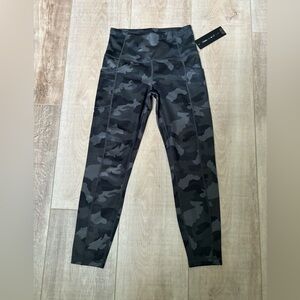 Size Small Yogalicious workout pants.